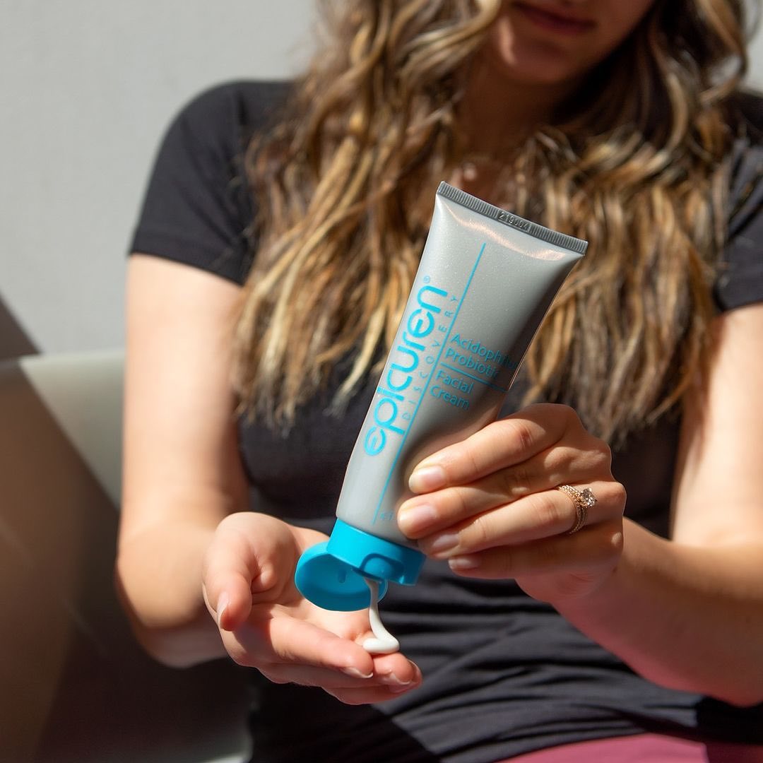 البكتيريا النافعة في العناية بالبشرة